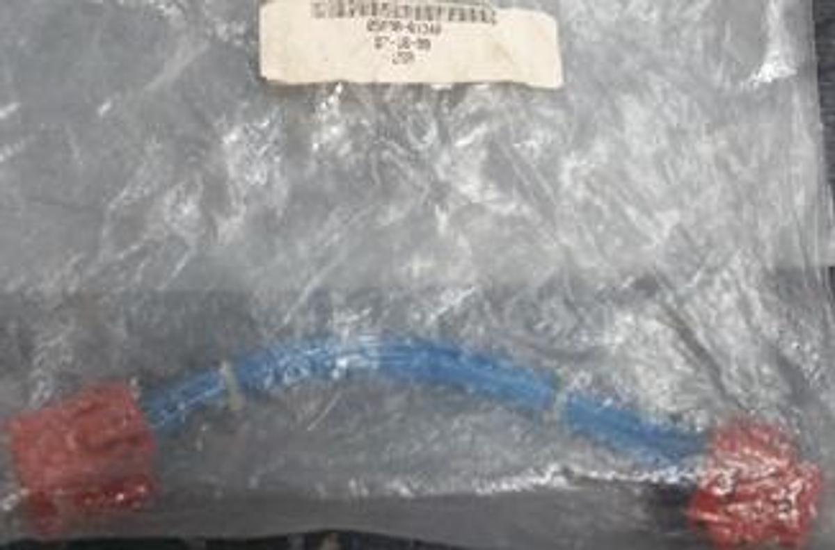 Used QTY. 1. HEWLETT PACKARD 5890 G.C. MOTHER BOARD WIRED PLUG CONNECTOR