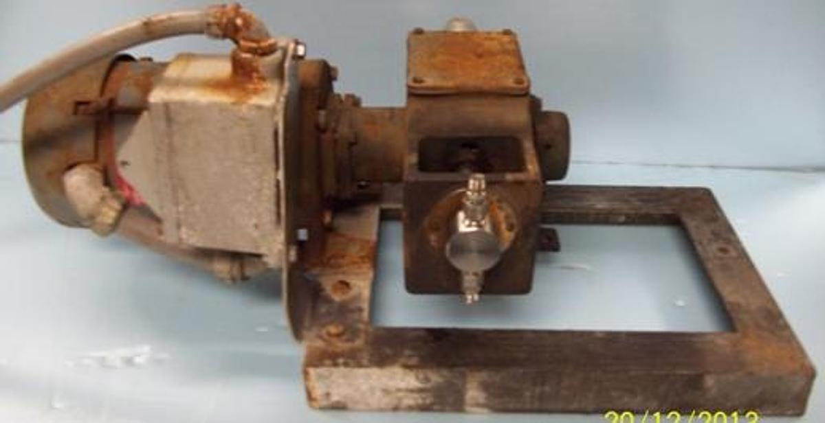 Used QTY. 1. MILROYAL (MILTON ROY CO.) METERING PUMP DB-2-60R SN: 166427-1B WITH MOTOR: UNDERWRITERS LABORATORIES ELECTRIC MOTOR FOR HAZARDOUS LOCATION MOD# F Y985110 115/130V 60HZ 1725RPM WITH UL SNAP SWITCH CAT# ED6C-2129 120AC 20A 277AC 20A. .