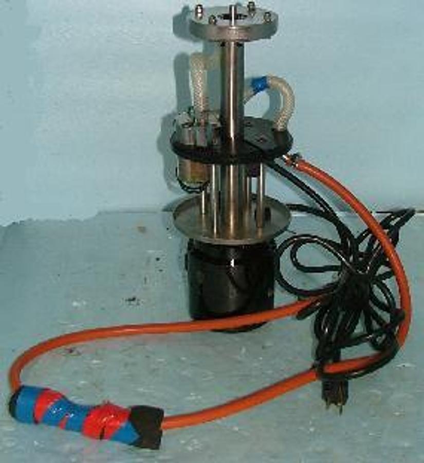 Used QTY. 1. CIRCULATING IMMERSION PUMP WITH PARKER ELECTRIC VALVE V5L43900 12V
