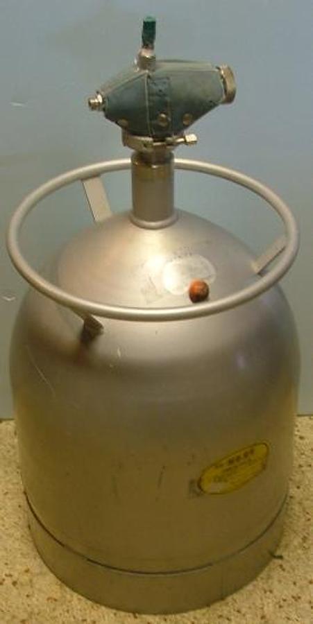 Used QTY. 1. DEWAR TANK 8 GALLON WITH 8 PIN CABLE CONNECTION AND 2 FITTINGS 3-50PSI.