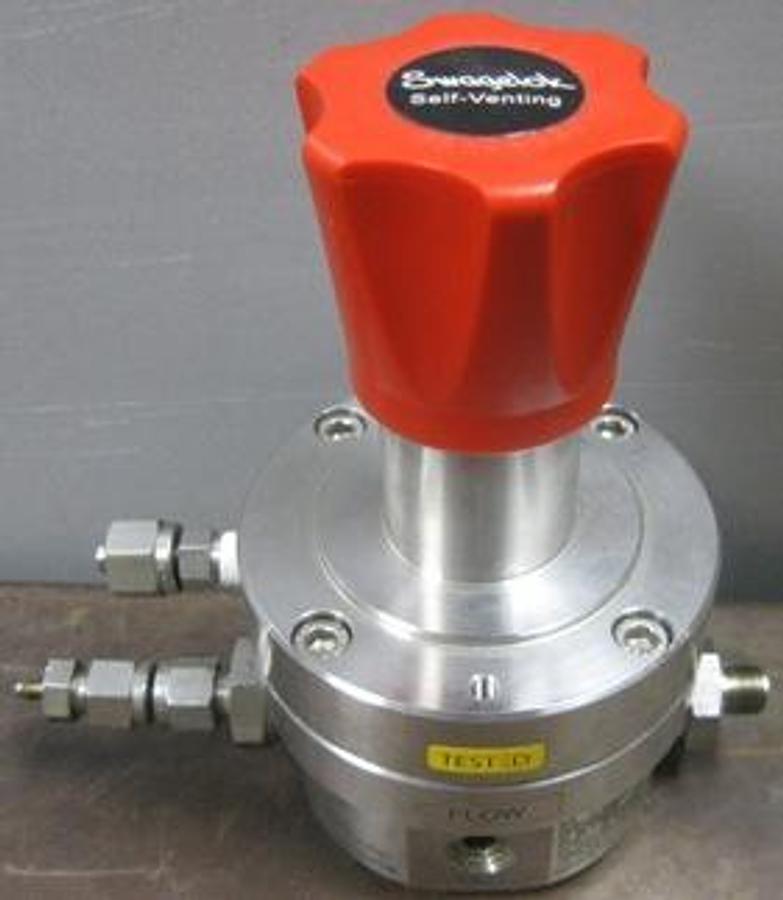 Used SWAGELOK SELF-VENTING PRESSURE CONTROL REGULATOR