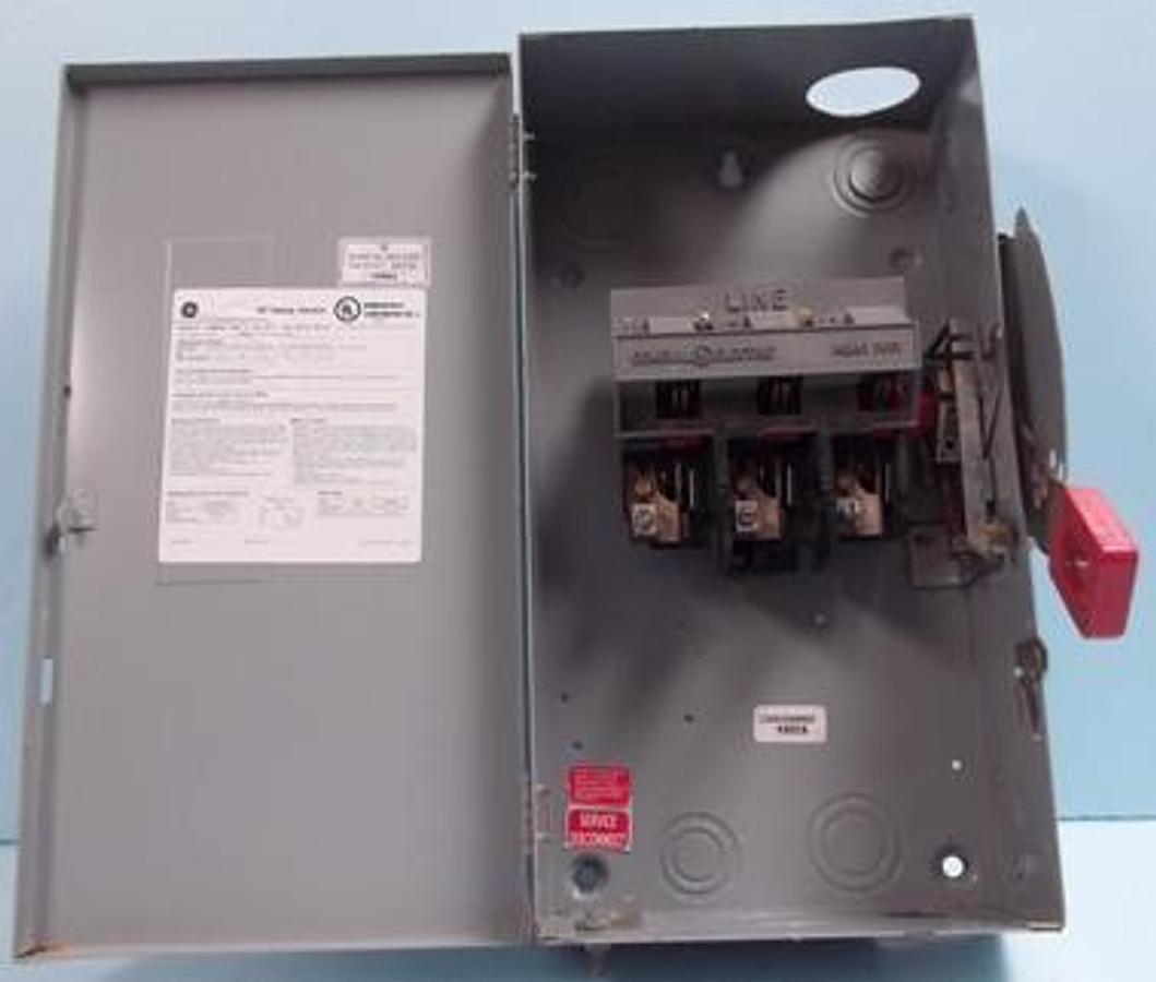 Used GENERAL ELECTRIC HEAVY DUTY SAFETY SWITCH 60 AMP 600V. AC
