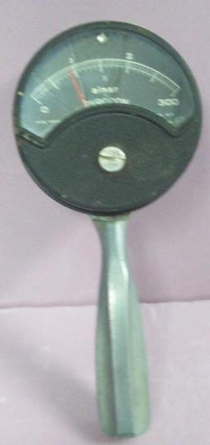 Used ALNOR INSTRUMENTS 4000 PYROCON PORTABLE TEMPERATURE MEASUREMENT INSTRUMENT 0-300 DEG. F. GLASS IS CRACKED.