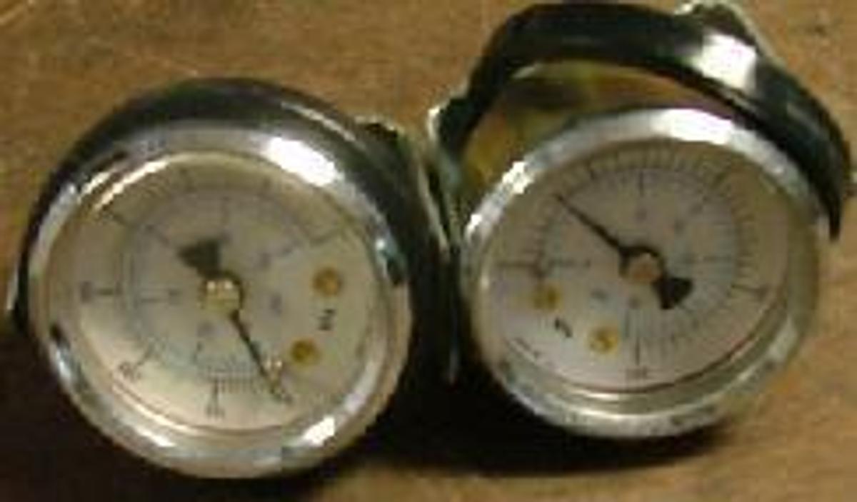 Used HEWLETT PACKARD HP PRESSURE GAUGES 0-100 PSI 0-700 KPA.