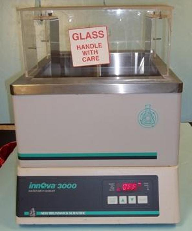 Used QTY. 1. NEW BRUNSWICK SCIENTIFIC INNOVA 3000 WATER BATH SHAKER WITH DIGITAL TEMPERATURE AND RPM CONTROL. (NOTE: FABRICATED PLEXIGLAS LID IN POOR CONDITION) SHAKER UNIT IN EXCELLENT CONDITION. 250V 1.0AMPS