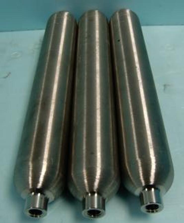 Used QTY. 3. SWAGELOK SAMPLE CYLINDER 500 ML PRESSURE BOMB D.O.T-3E1800 316L-HDF4-500. NEW.