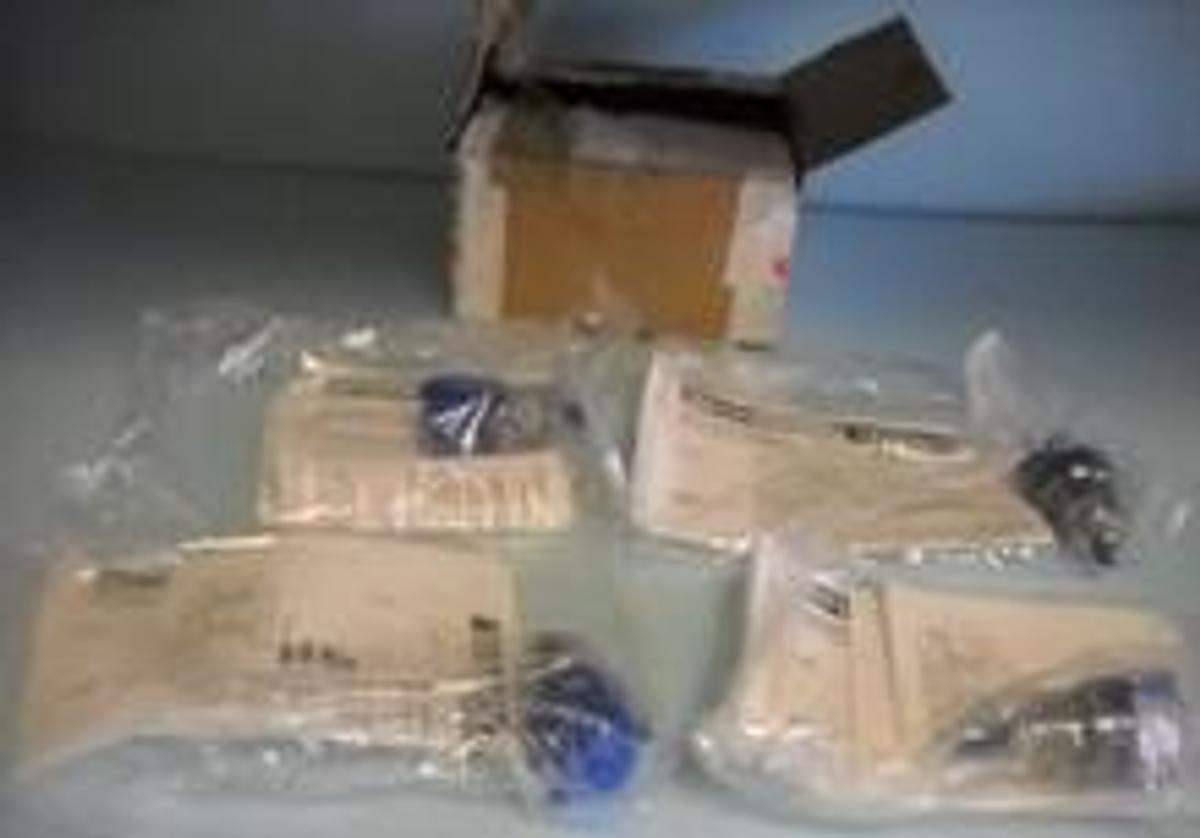 Used BALSTON COMPRESSED AIR AND GAS IN-LINE FILTERS MODEL NO. 944 MAX PRESSURE RATING: 150 PSIG AT 130F (55C) P1590. .