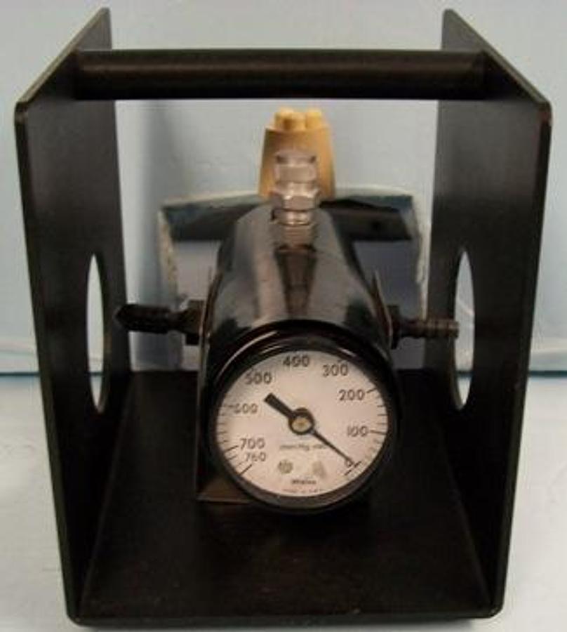 Used QTY. 1. PORTABLE MM HG VACUUM GAUGE.