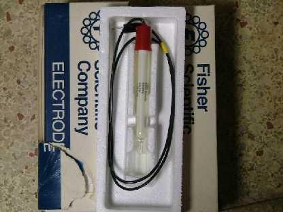 Used QTY. 4. FISHER SCIENTIFIC ELECTRODE