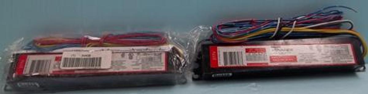 Used PHILLIPS ADVANCE MARK 10 POWER LINE VEZ-3S32-SC DIMMABLE PROGRAMMED-START ELECTRONIC