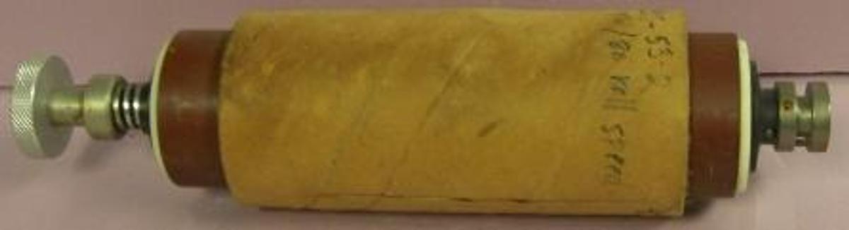 Used QTY. 1. 15 INCH LONG ROLLER