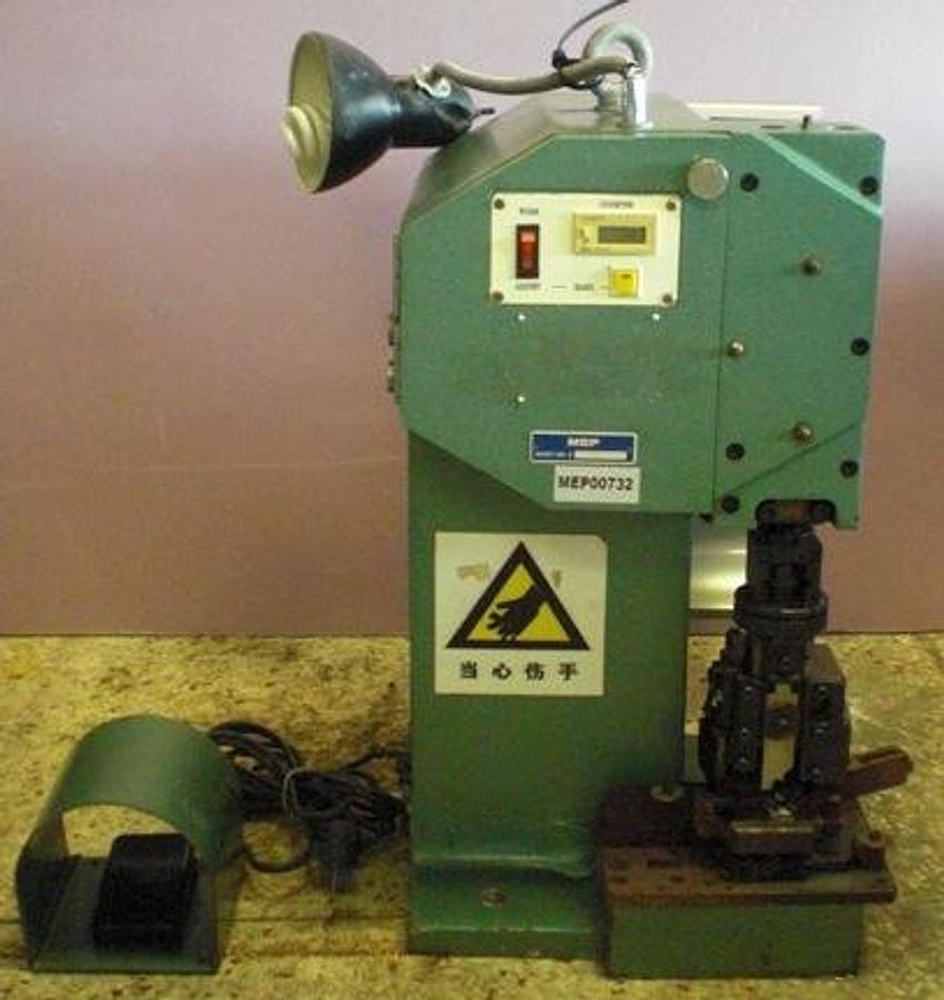 Used QTY. 1. CHINESE MADE CANT READ NAME AUTOMATIC TERMINAL CRIMPER PRESS MACHINE WITH FOOT PEDAL.