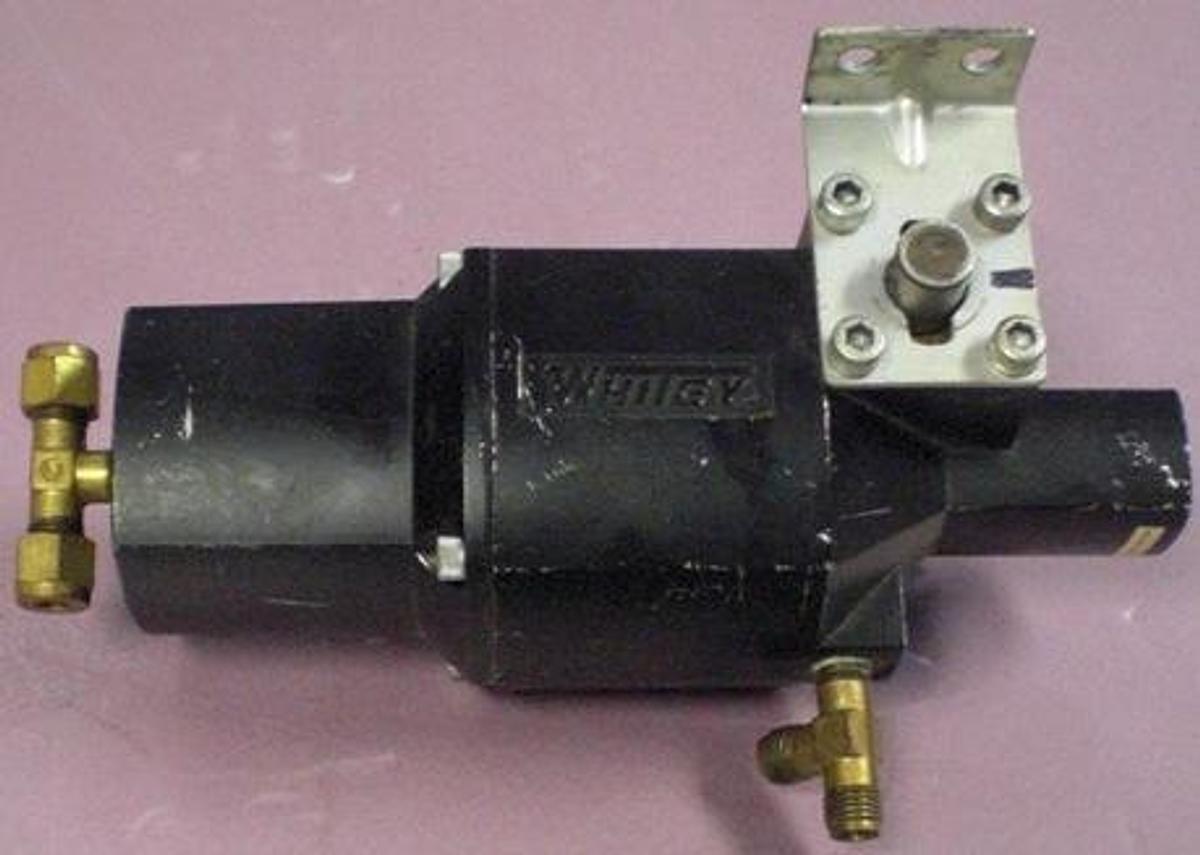 Used WHITEY PNEUMATIC VALVE ACTUATOR MODEL: 153SR