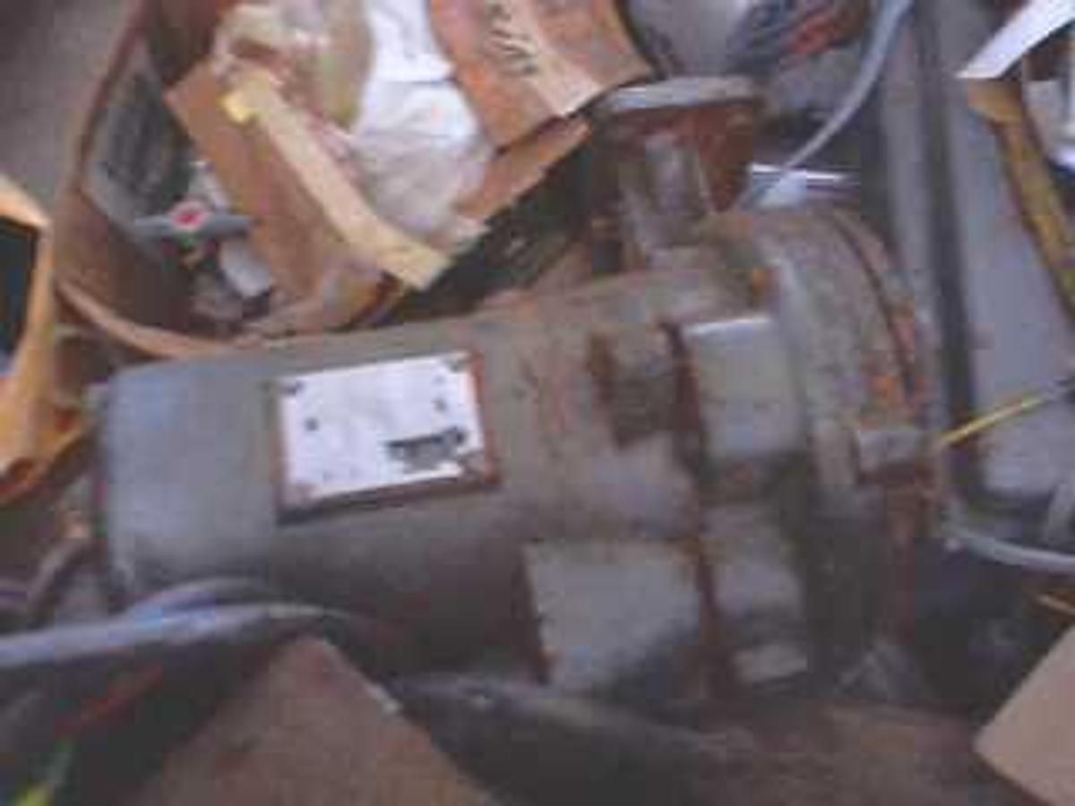 Used SUBMERSABLE PUMP MODEL UAK35 / 2M1 / 460 VOLT 3 PH. USED (BP17.JPG) click on