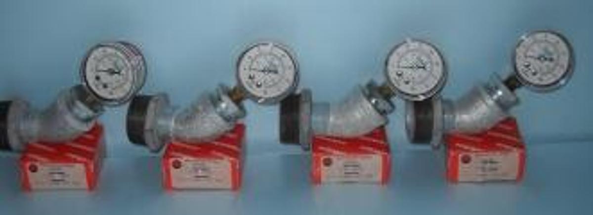 Used QTY. 4. MARSH INSTRUMENT COMPANY P/N GAUGE DES J14544002 2.0 1/4 BM 200PSI WITH HARDWARE METAL 1/4"X 3/4"X 7/8"X 3/8".