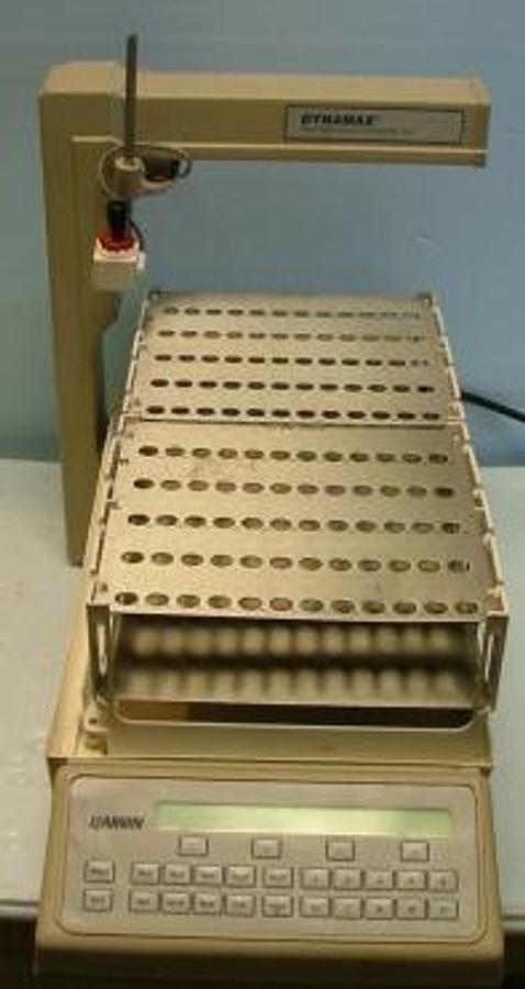 Used QTY. 1. RAININ / DYNAMAX FRACTION COLLECTION MODEL FC-1 SERIES 622130061-95289 SCREEN LIGHTS UP BUT NO PRINT OR NUMBERS HOLDS 1.5ML MICRO-CENTRIFUGE TUBES 2 TRAYS 60 SLOTS EACH.