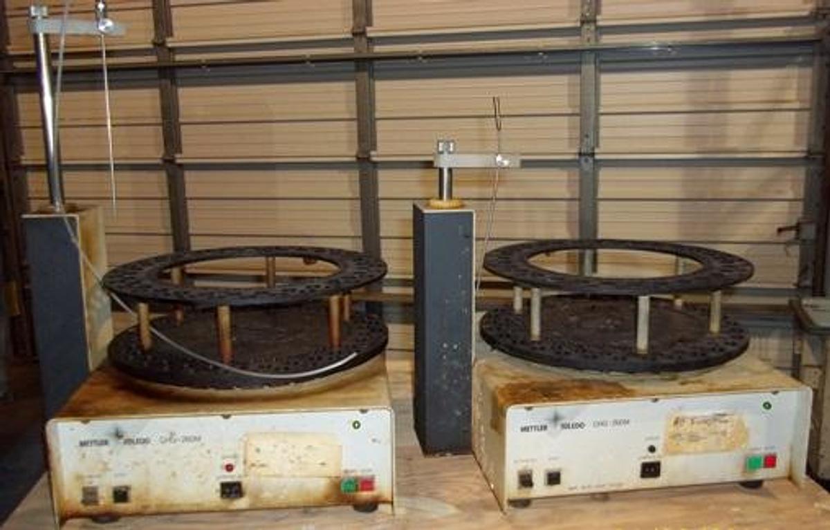 Used QTY. 2. METTLER TOLEDO CHG-260M KEM MULTI-SAMPLE CHANGER MODEL # CHG-260M MFG# A. KLB06759 MFG B. KLBO7366 DATE 1997 4 AMBIENT TEMP 5^35?C SUPPLY AC 220-240V 50/60HZ 50W POWER ON