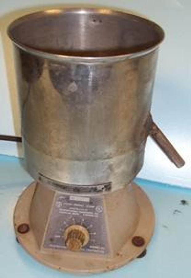 Used INTERNATIONAL EQUIPMENT CO. CENTRIFUGE MODEL: CL INTERNATIONAL CLINICAL BASKET CENTRIFUGE