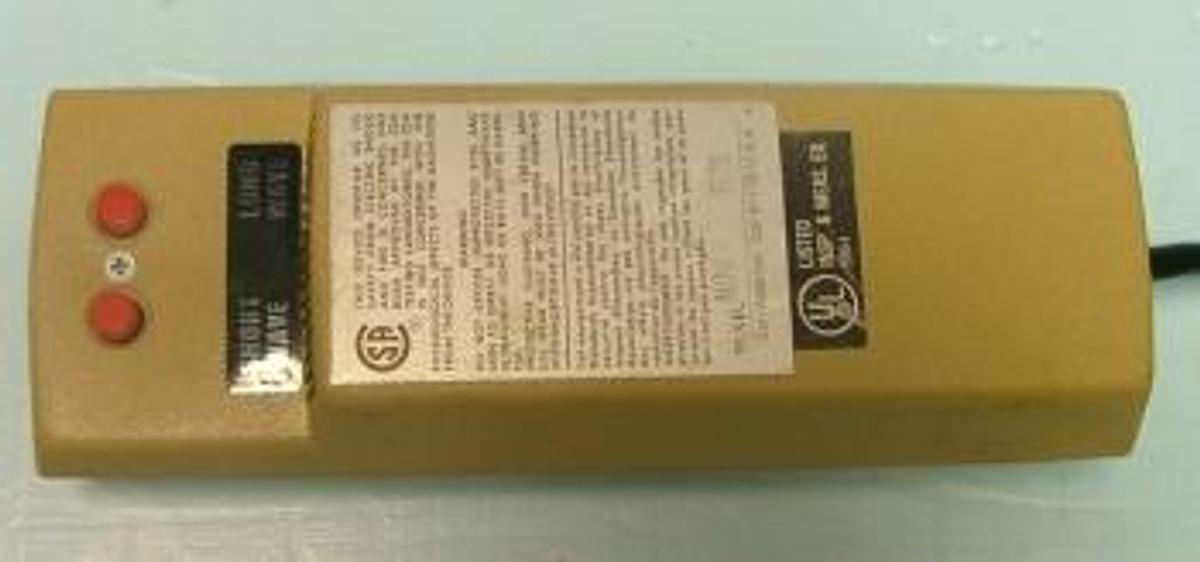 Used QTY. 1. UVP INC. MINERALIGHT LAMP MODEL: UVGL-25 MULTIBAND UV-254/366 NM UL LISTED 399-J.