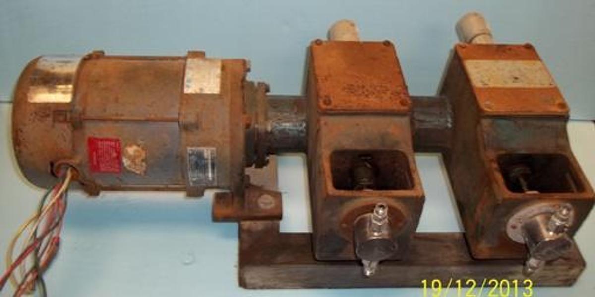 Used MILTON ROY COMPANY DUAL PUMP (1000 PSI) W/MOTOR MOD#: MD2-M30/60-PO2/04-5 SN: 185872-1A CAP: .081 MOD# MD2-M30/60-P02/04-5 SN: 185872-1B/CAP: .65 MOTOR UNDERWRITERS LABORATORIES Y236678 VOD 56C17G201013W RPM: 1725 VOLTAGE: 115/230 60HZ.