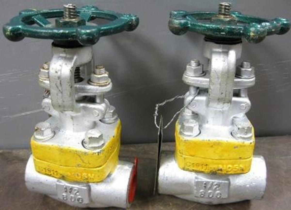 Used XANIK ½" 800 SOCKET/THREADED A105 GATE VALVE