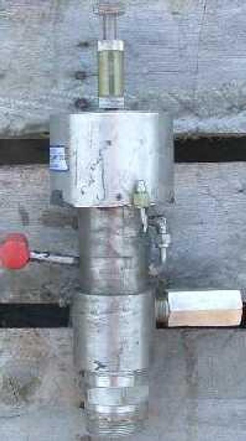 Used QTY. 1. REPUBLIC SPECIALTY CO. / WILLIAMS OSCILLAMATIC LOW PRESSURE DIAPHRAGM METERING PUMP MODEL: M/N: P1500W400