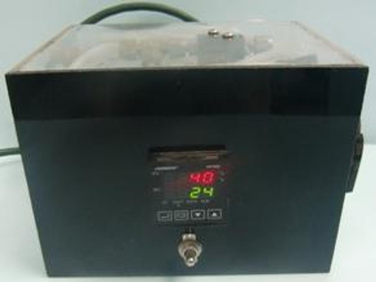 Used QTY. 1. OMEGA ENGINEERING INC. TEMPERATURE CONTROLLER MODEL: CN7833 INPUT: AC 100-240V 50/60HZ 5VA WITH OMEGADYNE INC. MODEL NO: PX219-30V15G5V RESSURE RANGE: VAC-15 OUTPUT: 0-5V