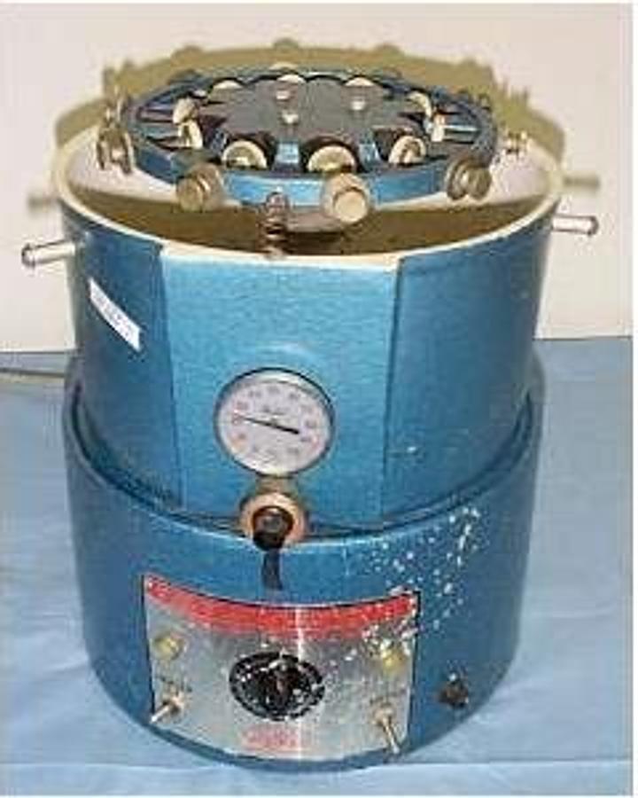 Used BUCHLER ROTORY-EVAPO-MIX UNIT HEATS GOOD AND TOP SECTION SHAKES (eby051302b)