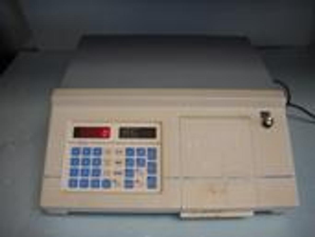 Used QTY. 1. HACH DR 3000 SPECTROPHOTOMETER MODEL # 19600-00