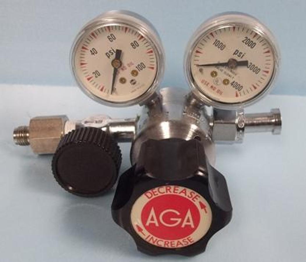 Used QTY. 1. AGA GAS REGULATOR MODEL: LB:150C