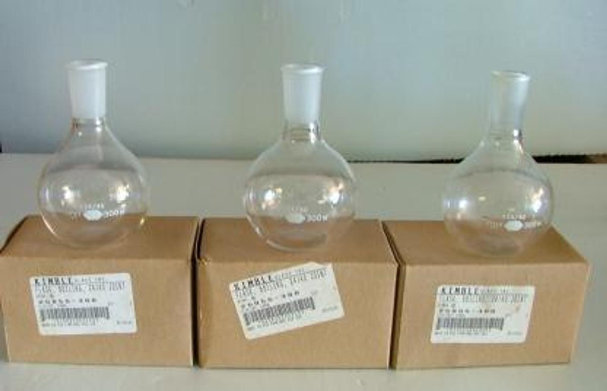 Used KIMBLE GLASS ROUND BOTTOM BOILING FLASK 24/40 JOINT NO. 25055-300 300 ML