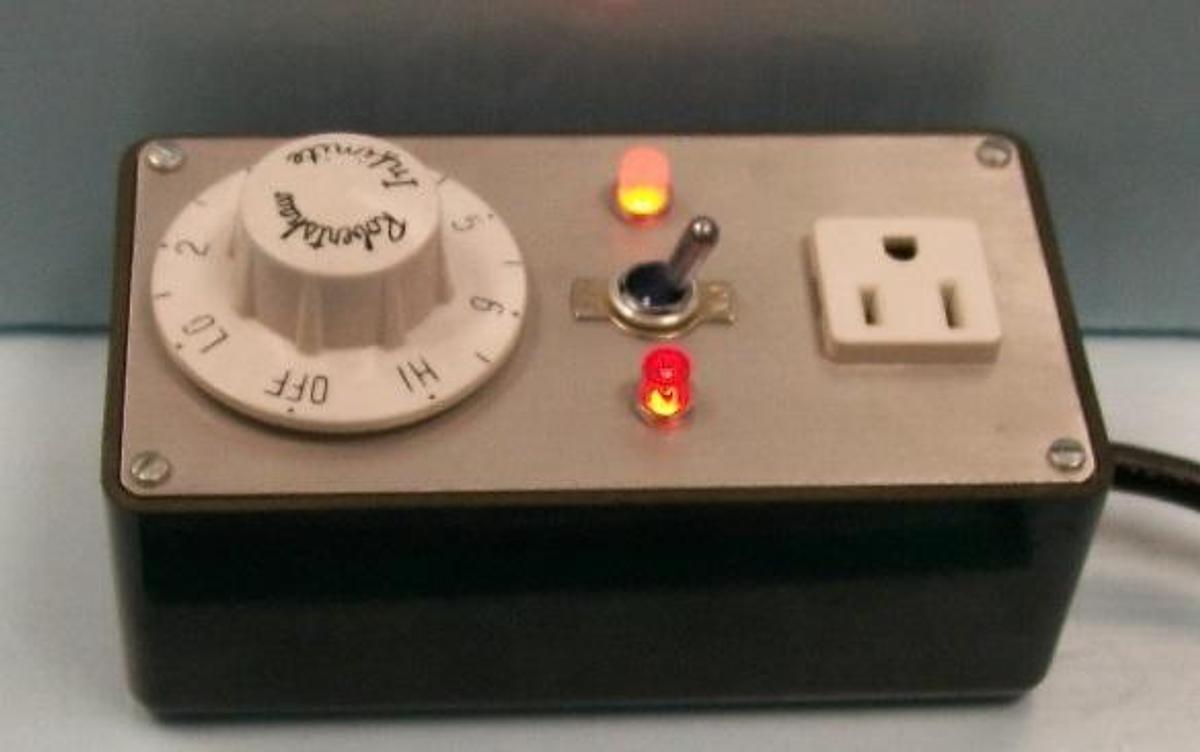 Used ROBERTSHAW INFINITE VARIABLE POWER SUPPLY HI-LOW 0-6.