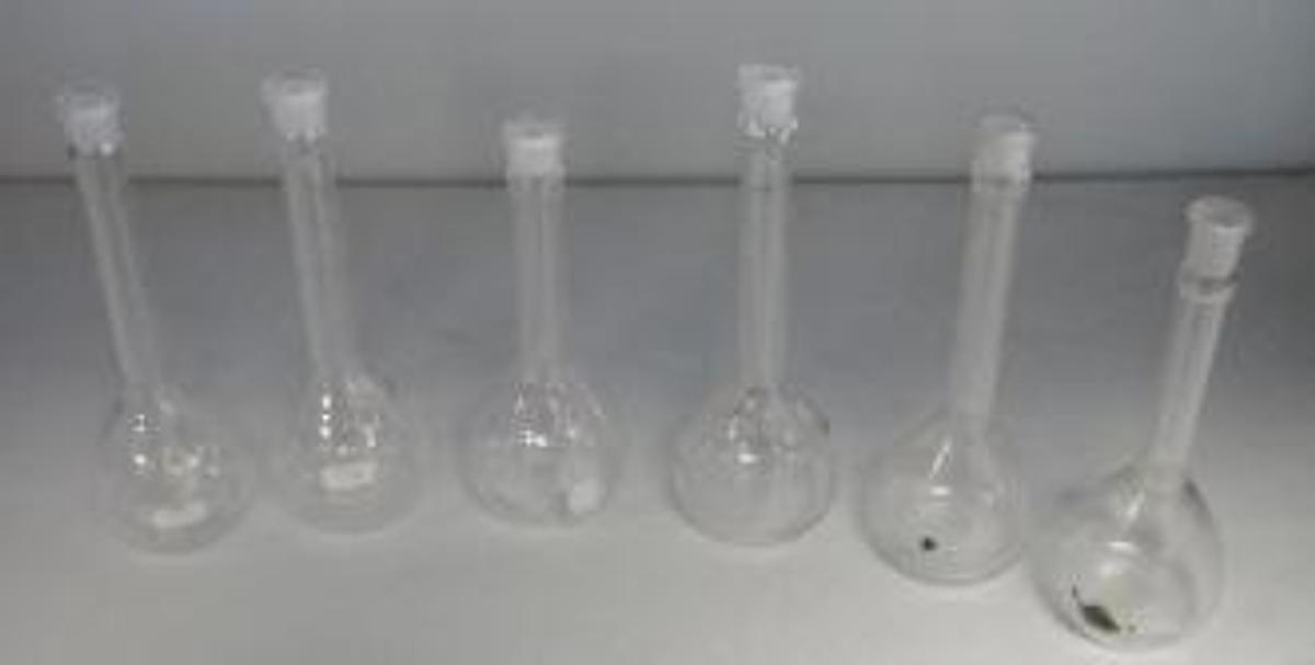 Used QTY. 6. 100ML 3A 2 PYREX 1 KIMAX 1 REGULAR KIMAX 1 K 1 EXAX VOLUMETRIC FLASK.