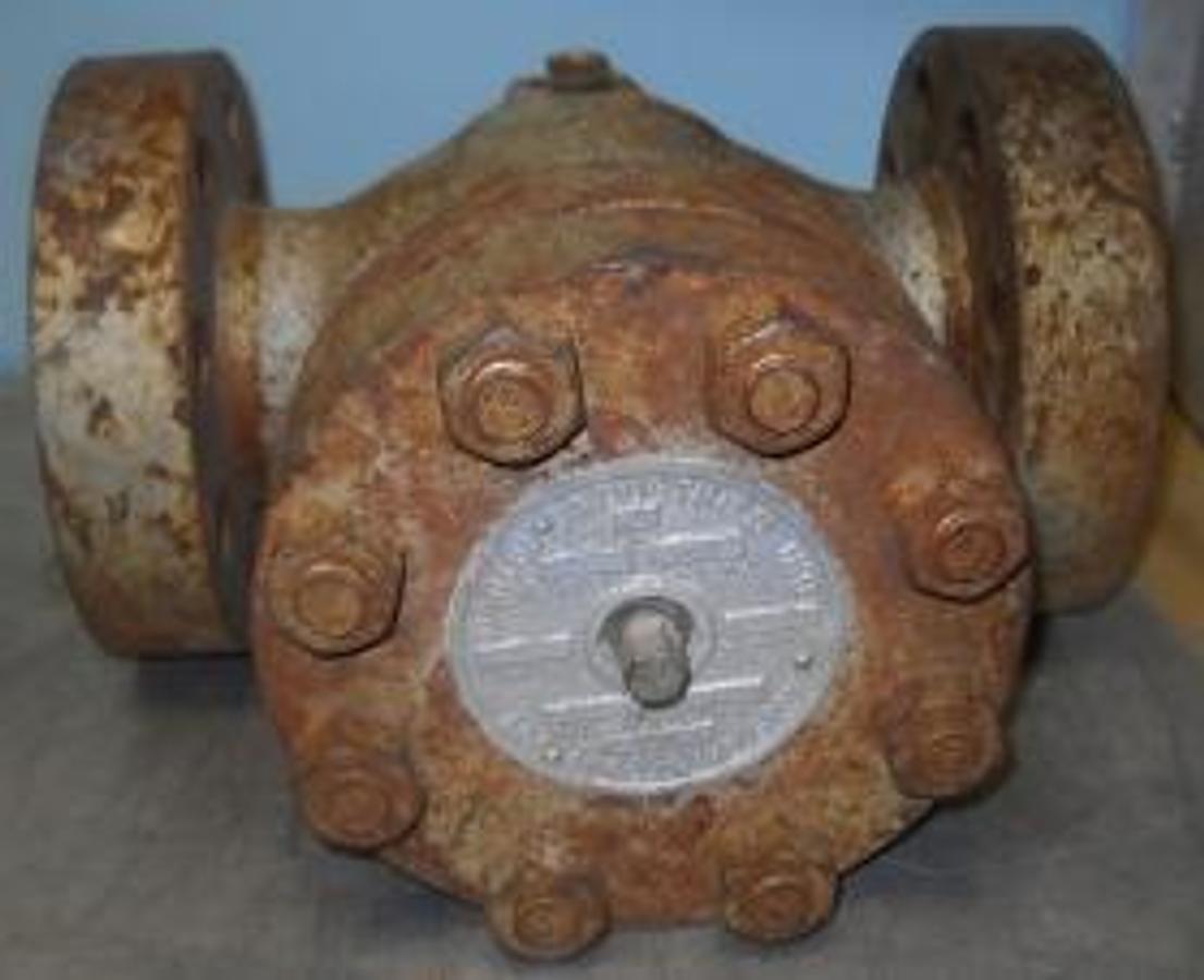 Used DANIEL INDUSTRIES INC. GLOBE VALVE SIZE 2" CAT. 347