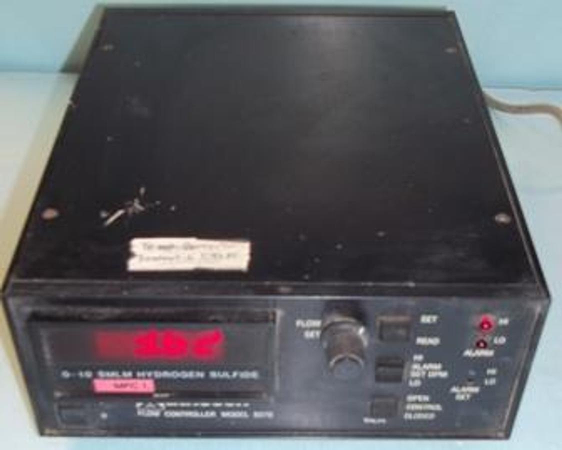 Used QTY. 1. MATHESON FLOW CONTROLLER MODEL 8270