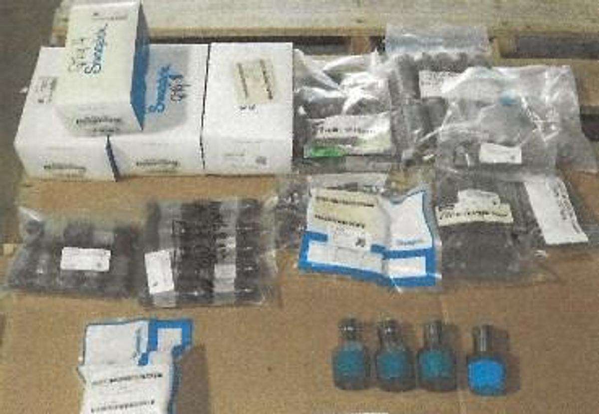 Used QTY. 7. SWAGELOK MALE CONNECTOR 1/2" X 3/8"