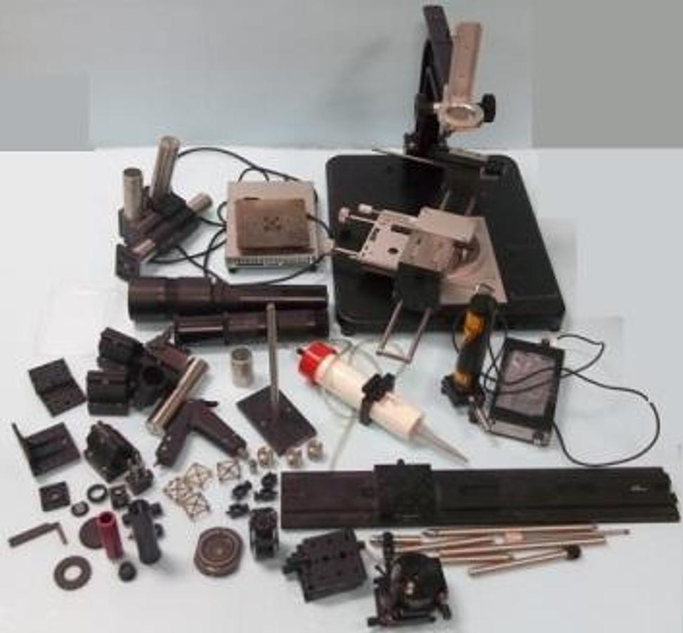 Used PACE X-Y AXIS WORK STATION WITH PACE HEAT WAVE HOT PLATE