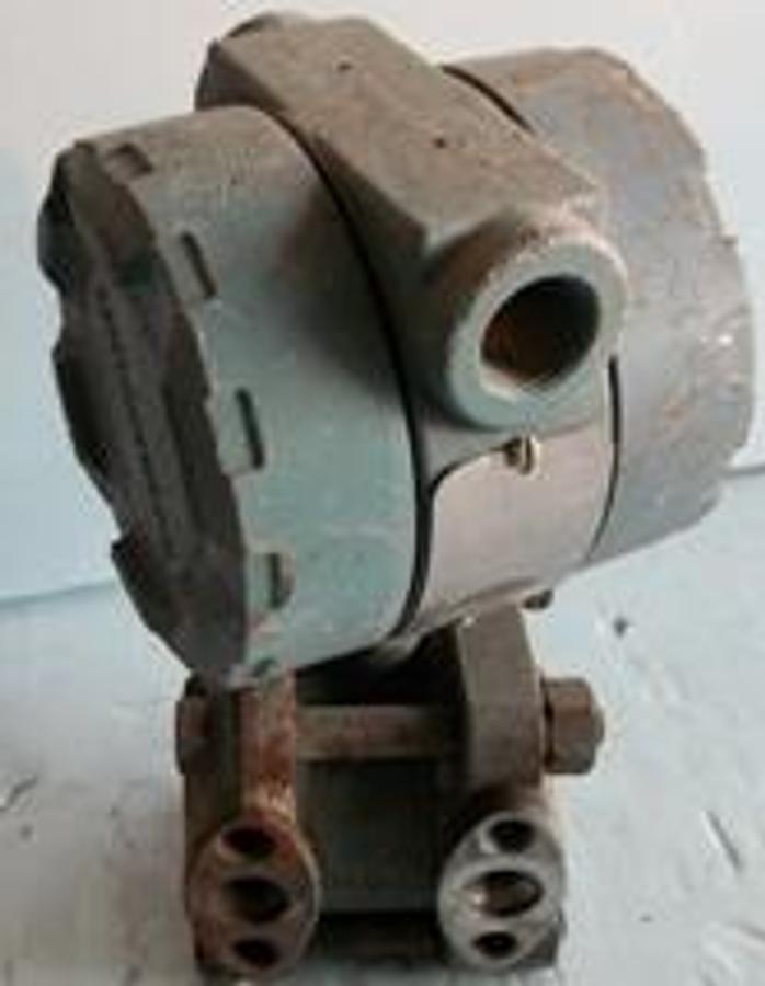 Used QTY. 1. ROSEMOUNT TRANSMITTER
