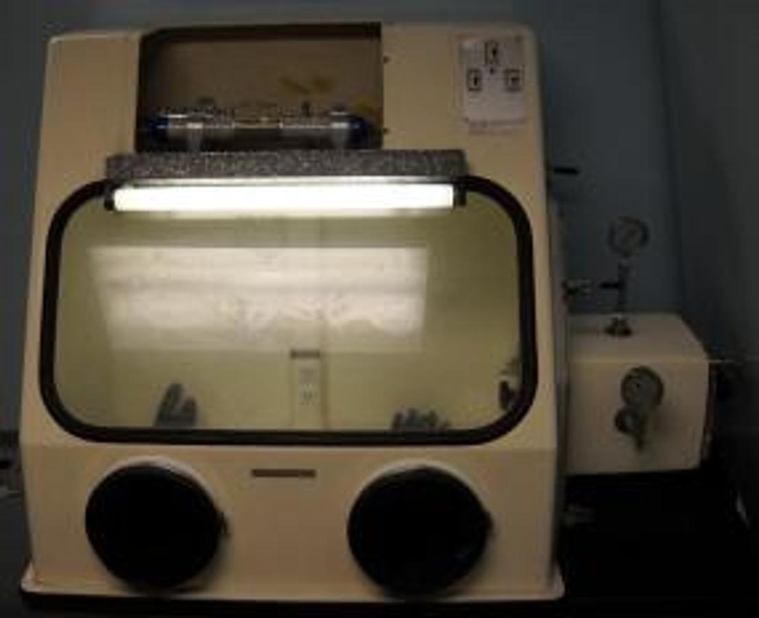 Used QTY. 1. LABCONCO CORPORATION GLOVE BOX CAT. NO. 50530 VACUUM CHAMBER WITH GLOVES