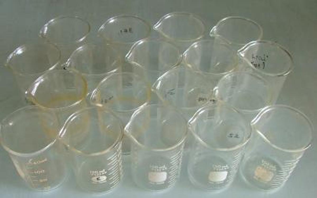 Used QTY. 18. BEAKERS: 150ML