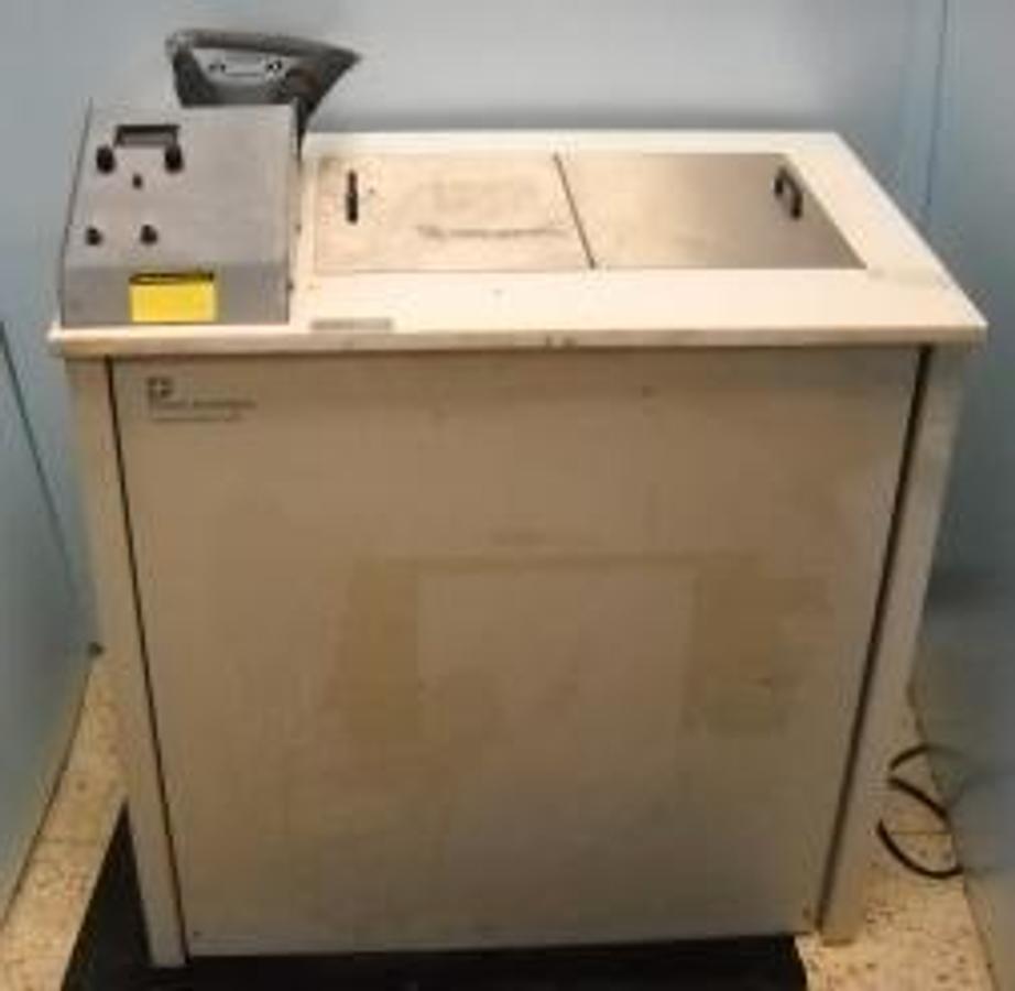 Used FORMA SCIENTIFIC INC. HEATING CIRCULATING CHILLER. MODEL 2946