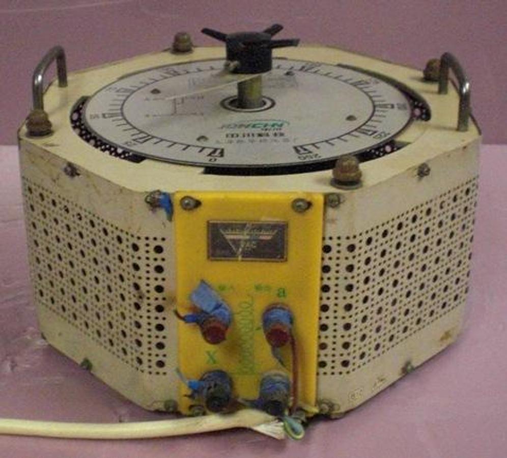 Used JONCHN ELECTRICAL SCIENCE AND TECHNOLOGY. CONTACT VARIABLE REGULATOR. MODEL: 5KVA