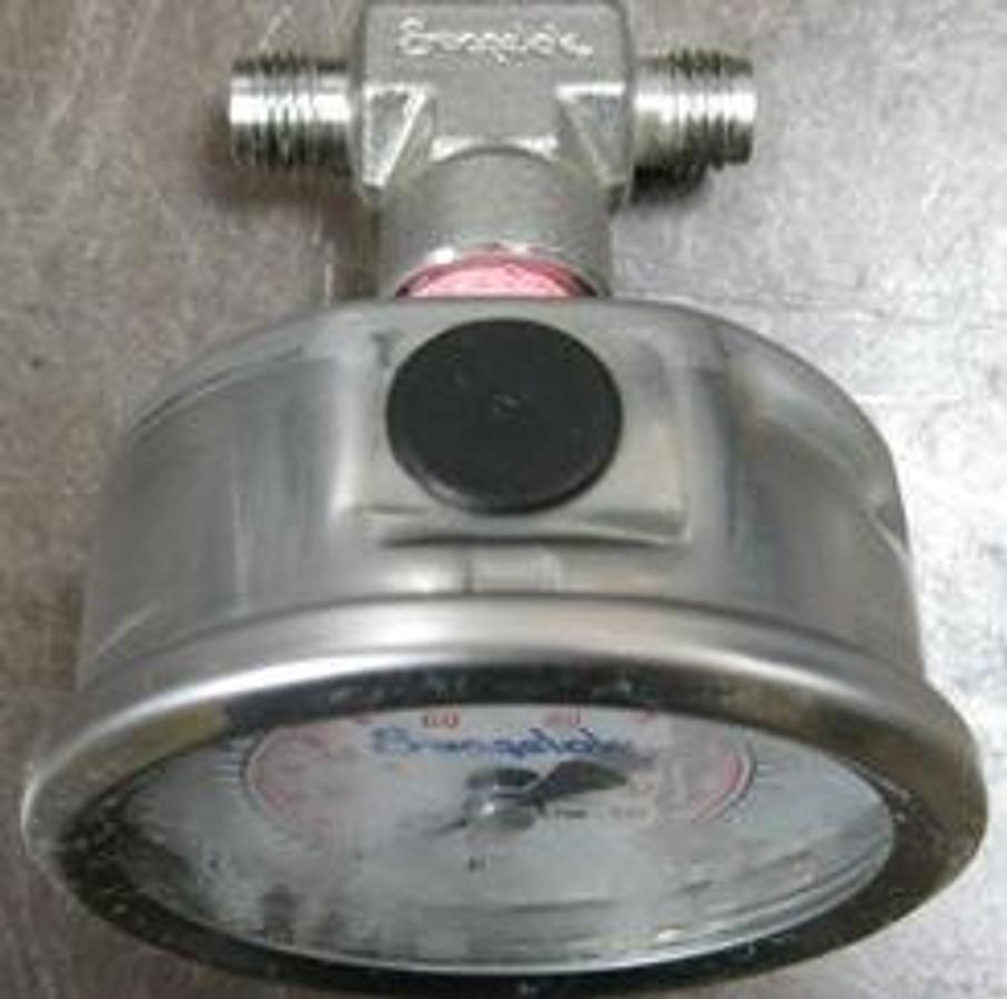 Used QTY. 1. SWAGELOK GAUGE