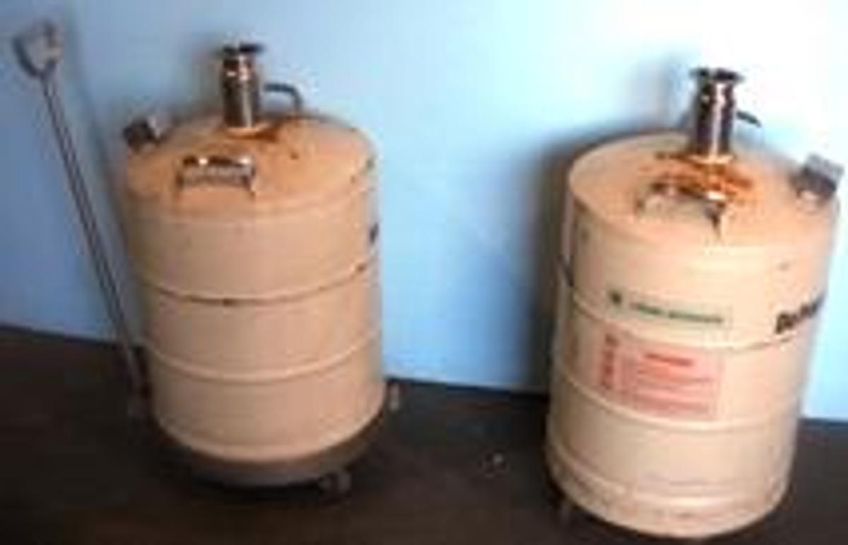 Used QTY. 1. DUPONT INSTRUMENTS LIQUID NITROGEN