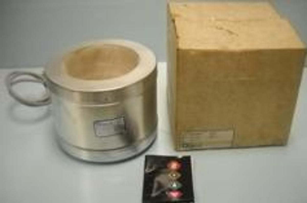 Used QTY. 6. GLAS-COL HEATING MANTEL NEW IN BOX WITH POWER CORD AND INSTRUCTION MANUAL