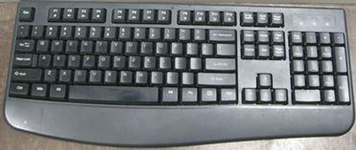 Used QTY. 1. WIRELESS COMPUTER KEYBOARD