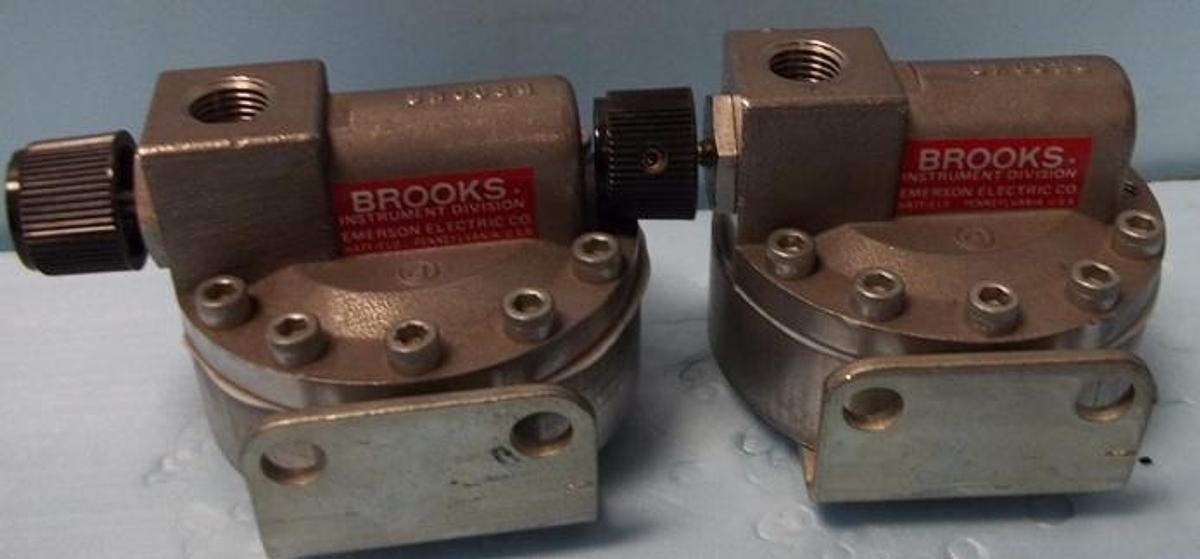 Used QTY. 2. BROOKS INSTRUMENT DIV. EMERSON ELECTRIC CO. 316 STAINLESS PRESSURE REGULATORS