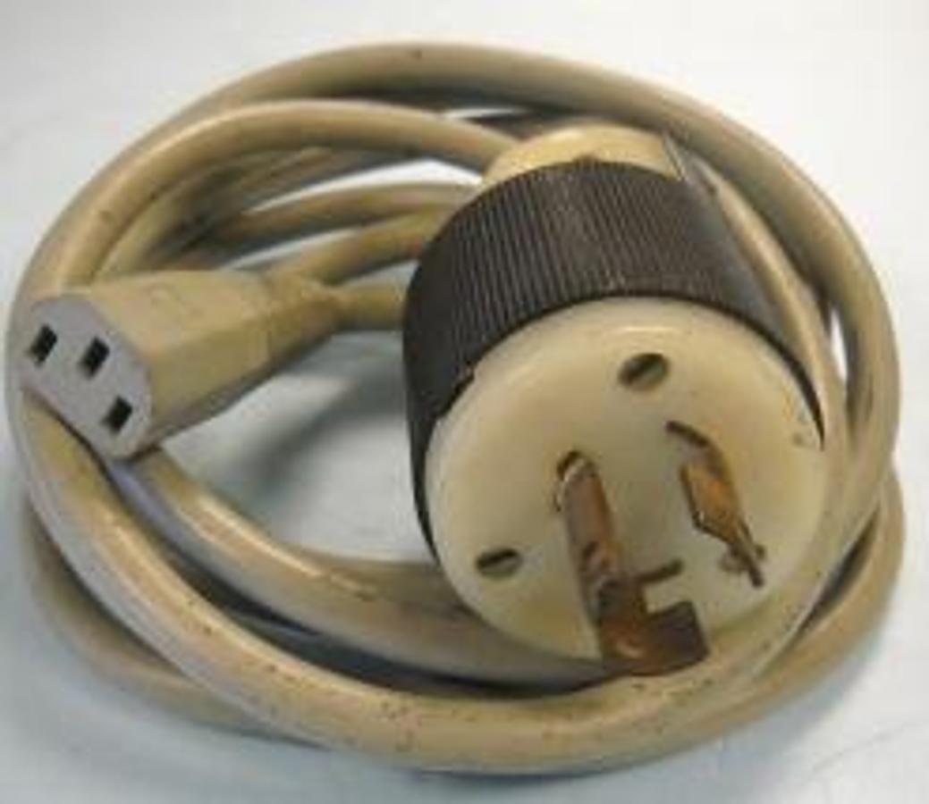 Used QTY. 1. HUBBELL TWIST LOCK TURN AND PULL 7 FOOT 8 INCHES 7A 125V ON SIDE IT HAS 20A 250V 10A 600VAC.