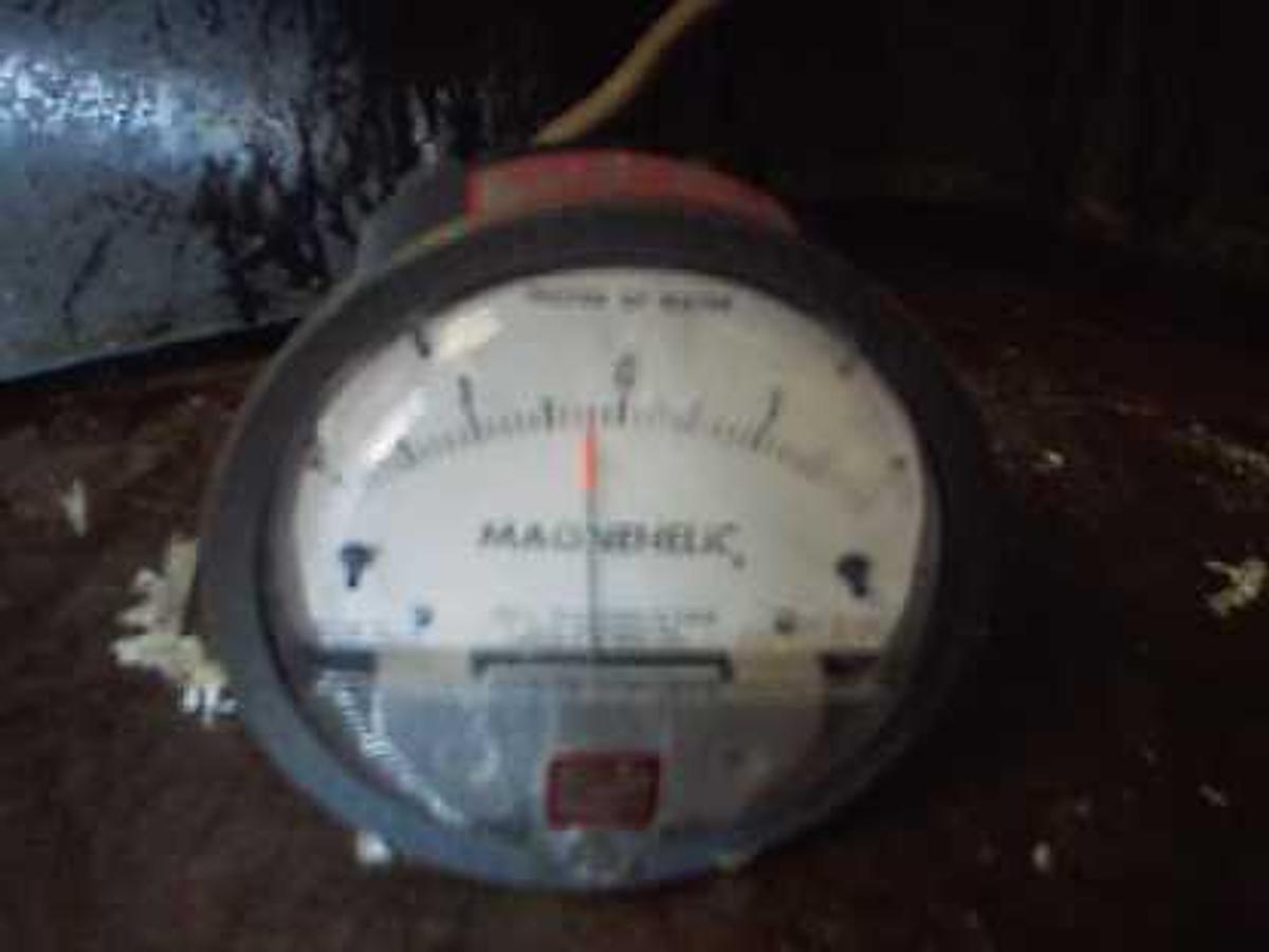Used QTY. 1. DWYER INSTRUMENTS MAGNETTELIC GAUGE CAT. NO. 2304