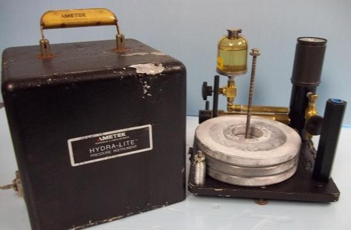 Used AMETEK HYDRA-LITE DEAD WEIGHT PRESSURE TESTER MODEL: HL-6